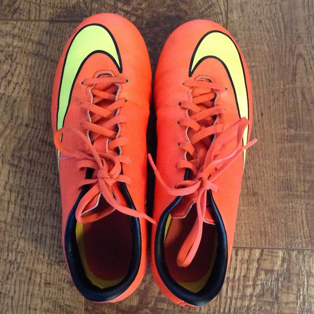 Nike Mercurial Outdoor Soccer Cleats Youth 4Y